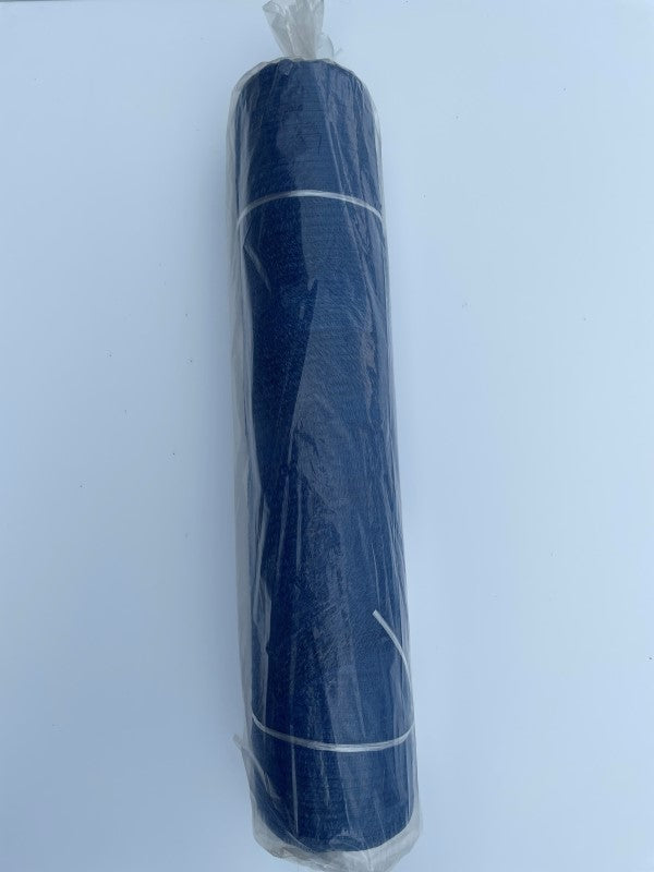 wijnbouw net blauw, opgerold in plastic verpakking
